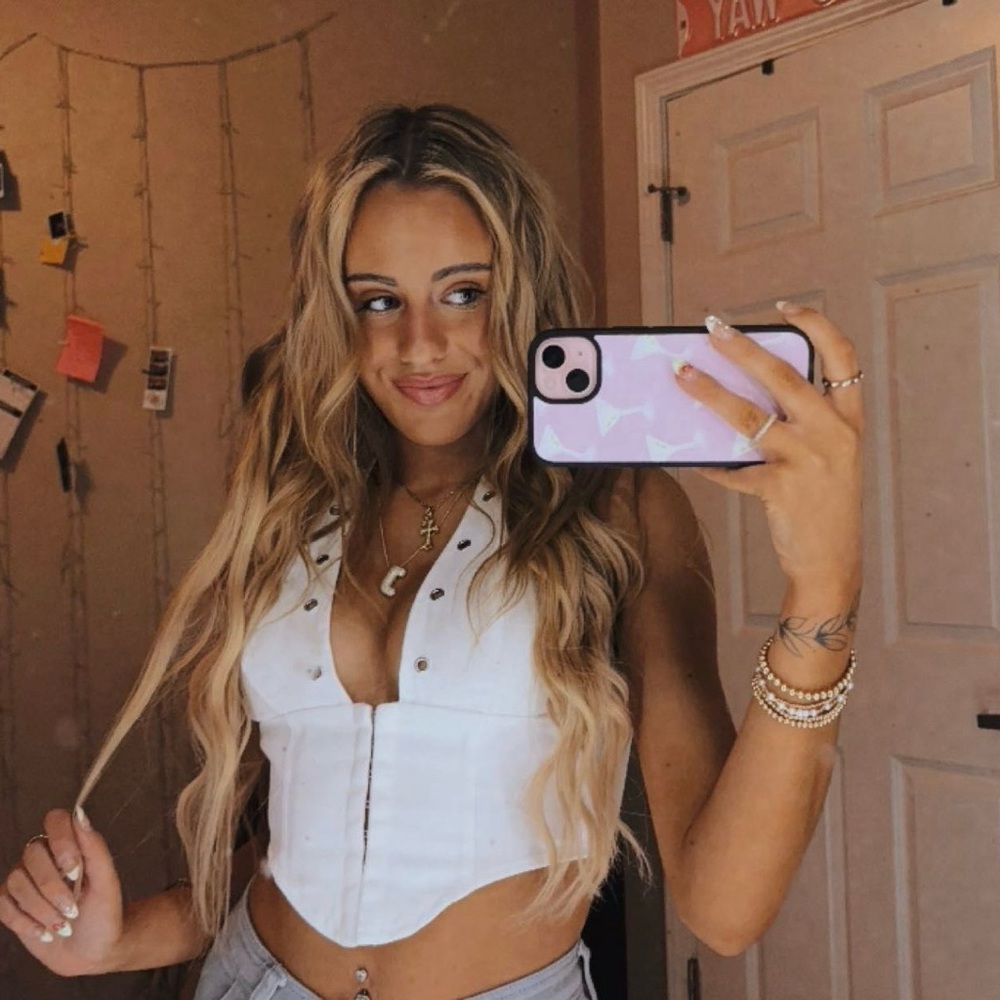 Meet your Posher, Jordyn